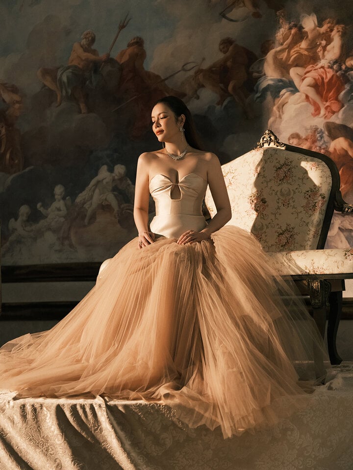 Lý Nhã Kỳ khoe nhan sắc bên mẹ ruột và hai chị gái-8