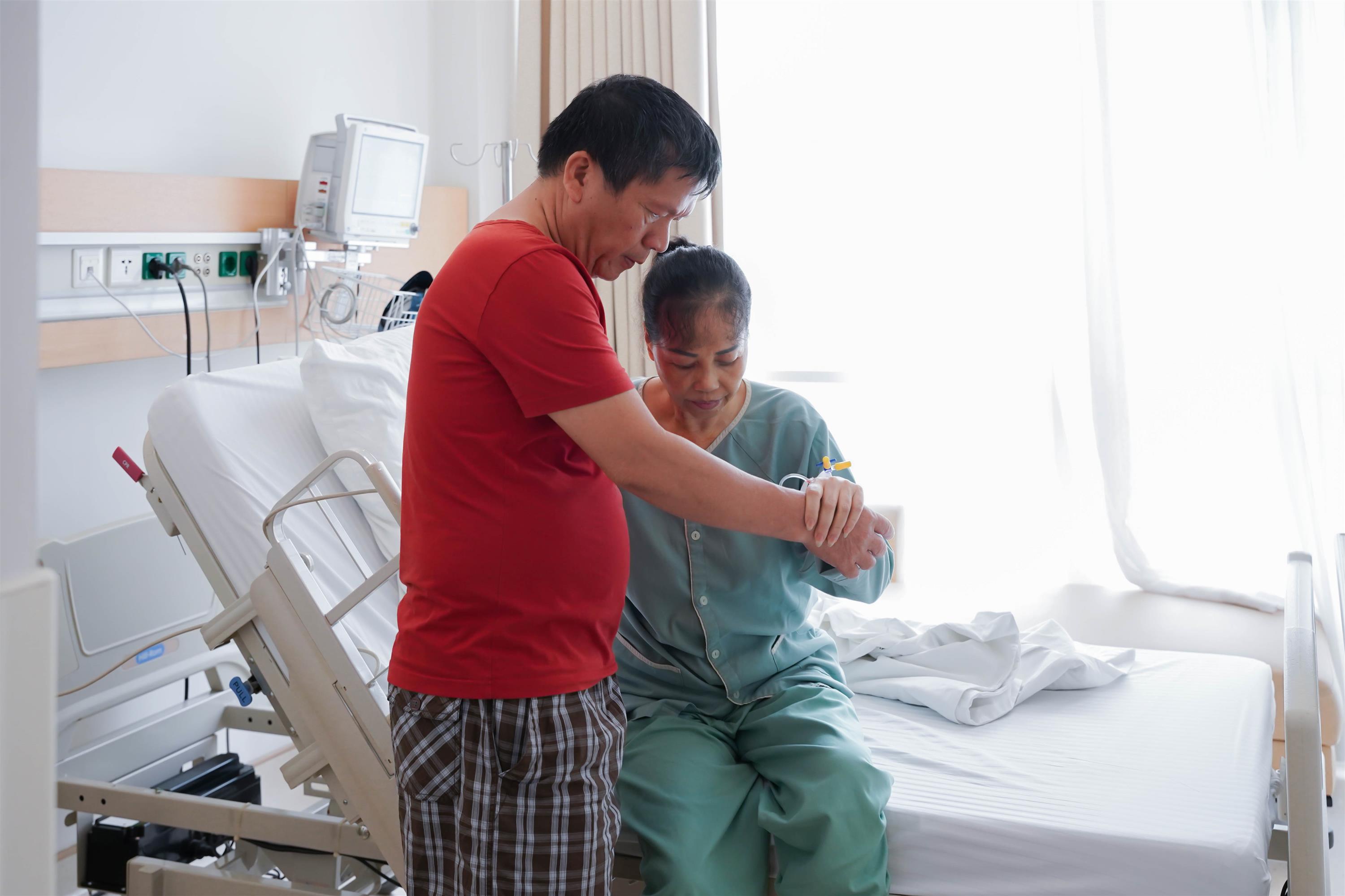 ‘5 phút vàng’ cứu sống bệnh nhân vỡ tim, 2 lần ngừng tuần hoàn-3