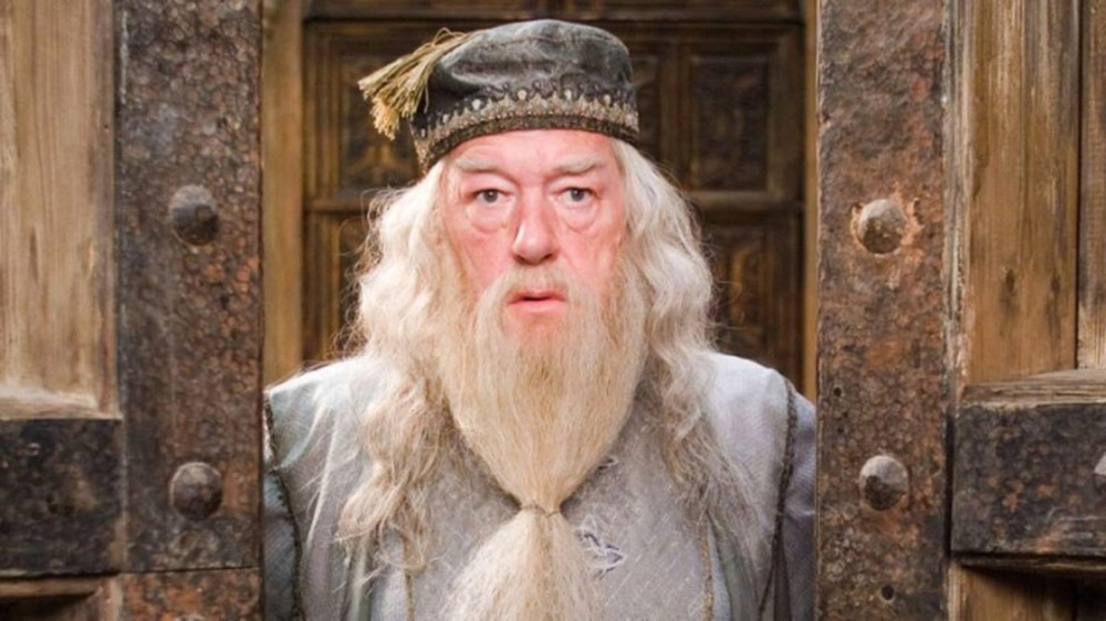Thầy Dumbledore của Harry Potter qua đời ở tuổi 82-1
