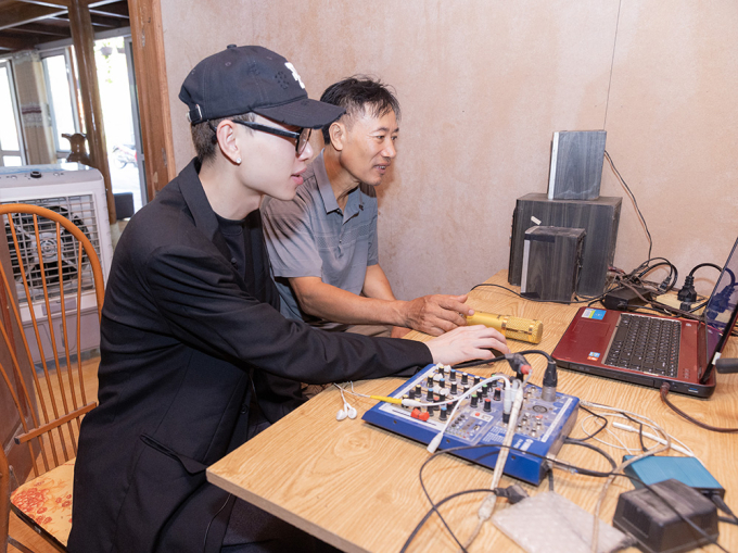 Cận cảnh nhà 4 gian của Double2T tại Tuyên Quang: Ở phòng hơn 10m2, góc làm nhạc cũng đặc biệt-7