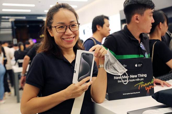 iPhone 15 đến tay người Việt trong đêm-4