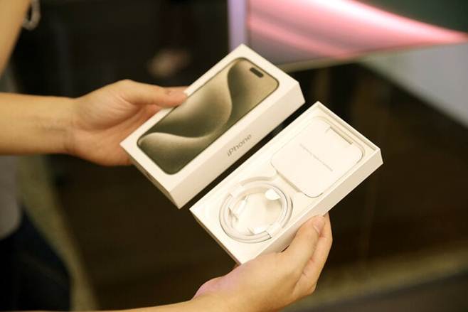 iPhone 15 đến tay người Việt trong đêm-8