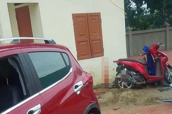 Nữ sinh lớp 6 tử vong trong sân trường: Tài xế mới lấy giấy phép lái xe