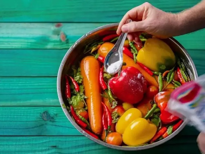 Ngâm rau củ qua nước muối có tác dụng đến đâu?-1