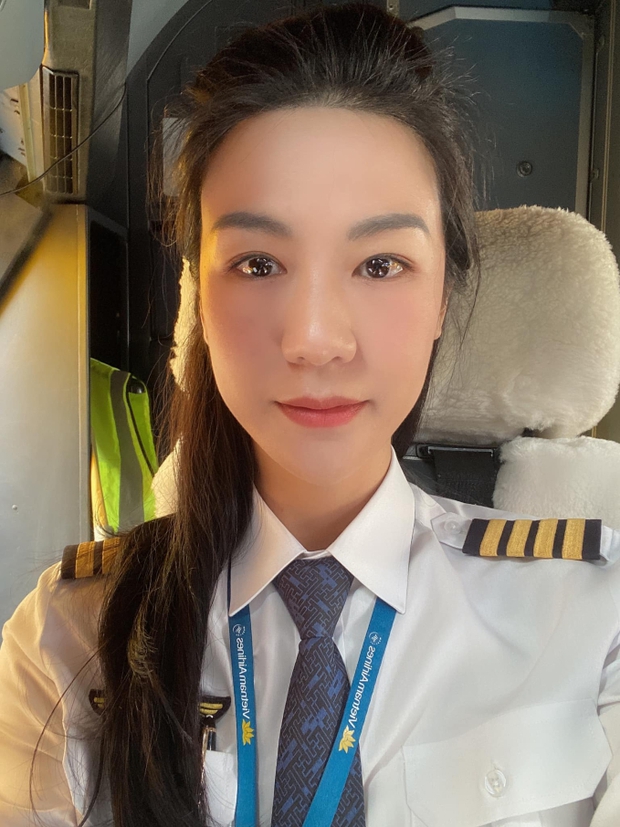 Nhan sắc tuổi 36 và cuộc sống hiện tại của cơ trưởng Huỳnh Lý Đông Phương-1