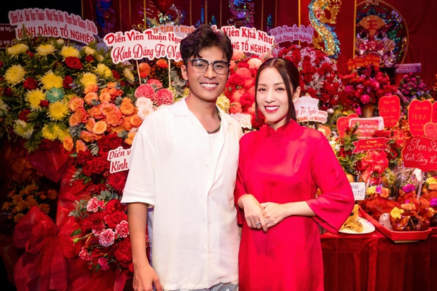 Puka và Gin Tuấn Kiệt sánh đôi thử áo dài cưới, thái độ bên ngoài mới gây chú ý-4