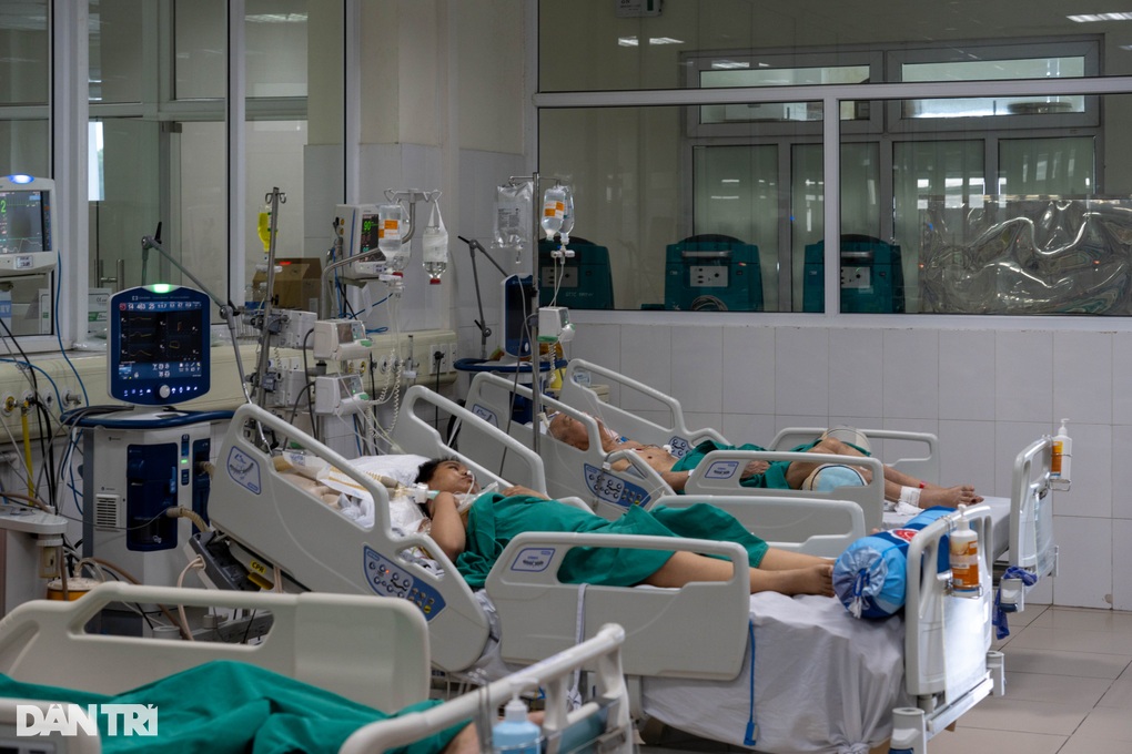 Hà Nội: Con vừa chào đời, mẹ chỉ còn 10% cơ hội sống vì sốt xuất huyết-5