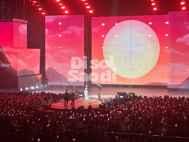 Hoàng Thùy Linh song ca tình tứ với Đen Vâu tại concert: Muốn tha anh về đây làm của riêng!-1