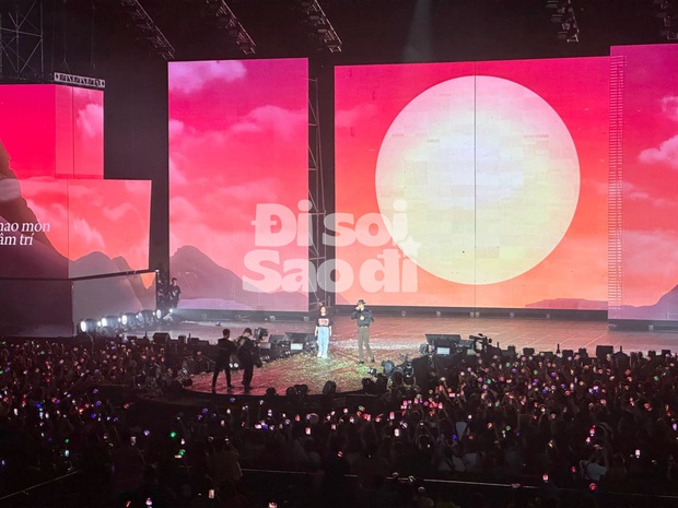 Hoàng Thùy Linh song ca tình tứ với Đen Vâu tại concert: Muốn tha anh về đây làm của riêng!-2