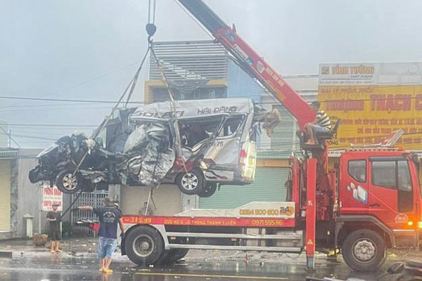 Nguyên nhân ban đầu vụ tai nạn 2 xe khách tông trực diện, 4 người tử vong-1