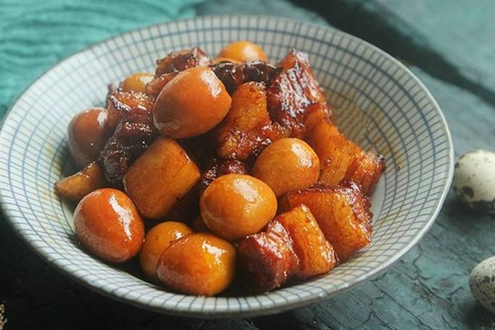 Thịt kho đượm vị đưa cơm hơn khi thêm nguyên liệu này