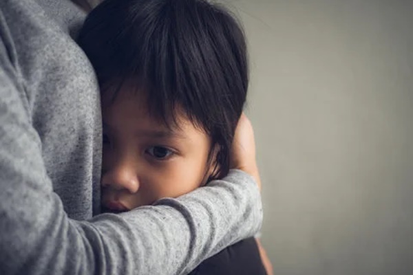 Mẹ đưa con gái đi khám vì nghĩ có vấn đề tâm lý, toa thuốc chuyên gia kê khiến mẹ hối hận-1