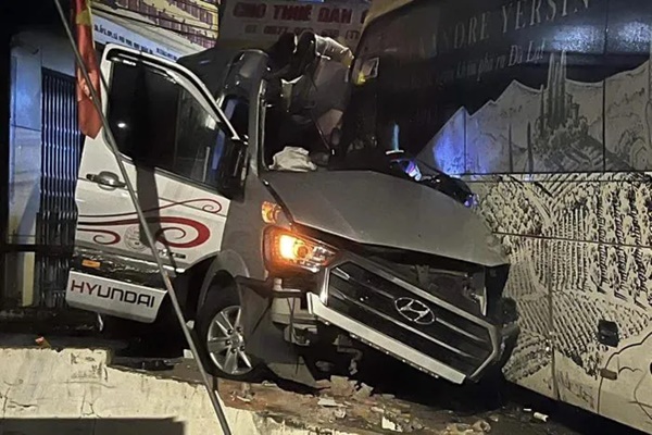 Vụ tai nạn xe Thành Bưởi làm 9 người thương vong: Khởi tố vụ án, tạm giữ tài xế-2