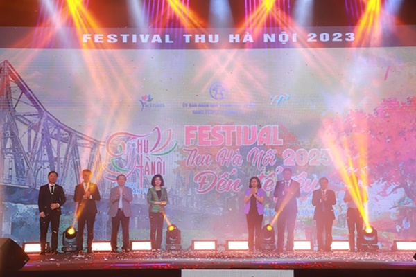 Chủ tịch HĐND Thành phố Nguyễn Ngọc Tuấn tiếp xúc cử tri các quận: Cầu Giấy, Nam Từ Liêm, Thanh Xuân-5