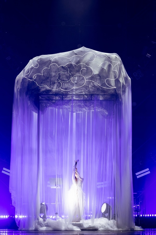 Vietnamese Concert: Hoàng Thùy Linh làm được, nhưng hát chưa được!-3