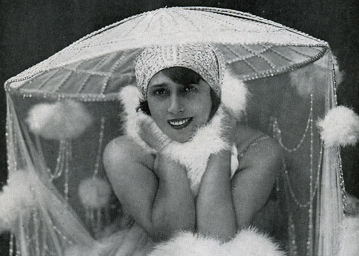 Lịch sử ít biết của 2 hộp đêm lừng danh ở Paris, trong đó có nơi Lisa (BLACKPINK) biểu diễn-5