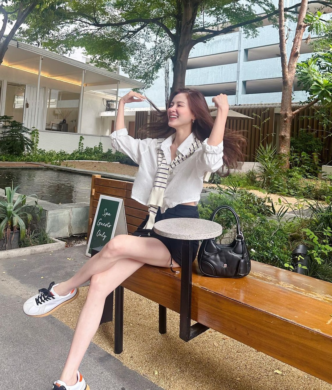 Mặc đẹp tuổi 30 với toàn công thức đơn giản, trẻ trung từ Baifern Pimchanok-2