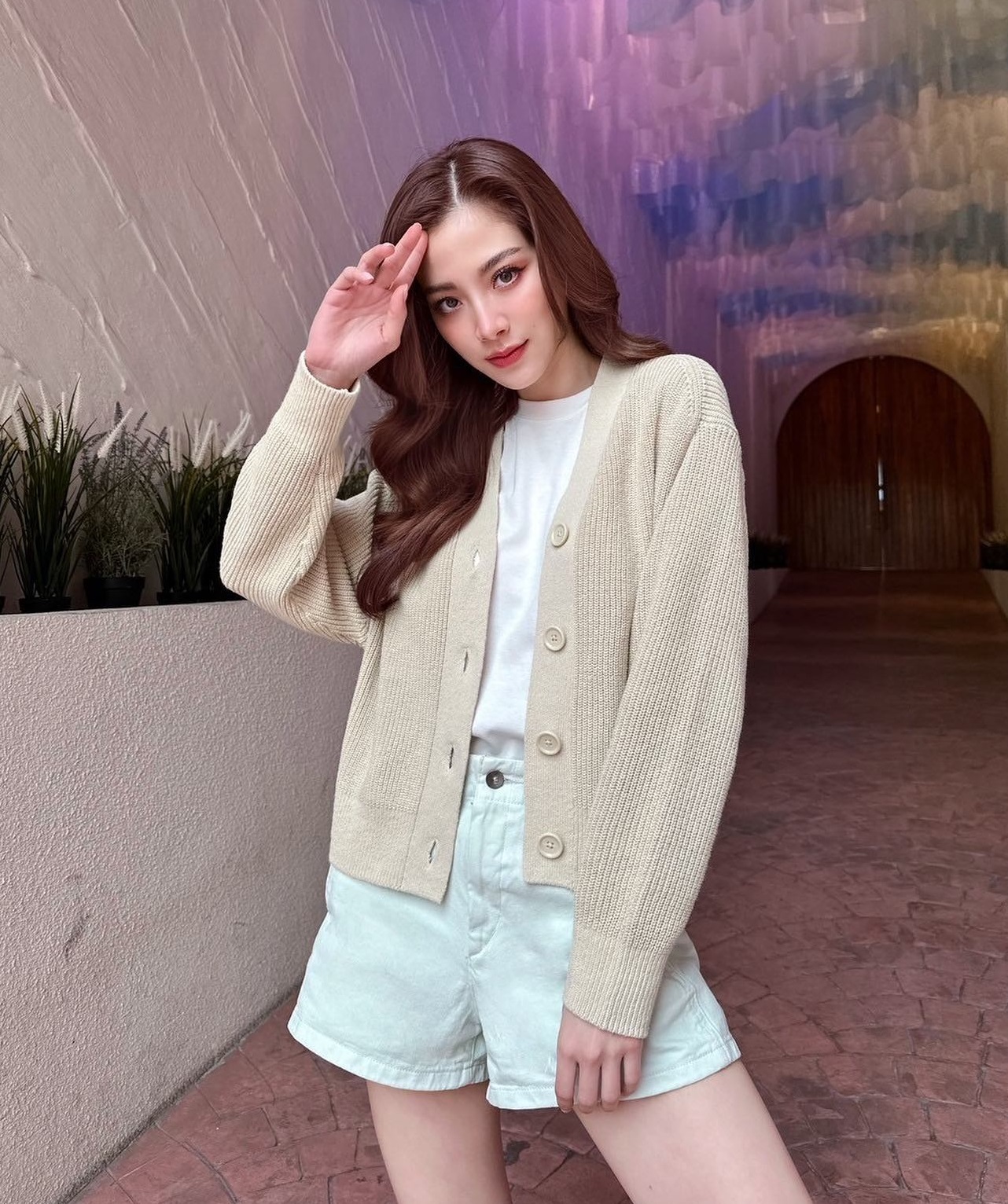 Mặc đẹp tuổi 30 với toàn công thức đơn giản, trẻ trung từ Baifern Pimchanok-8