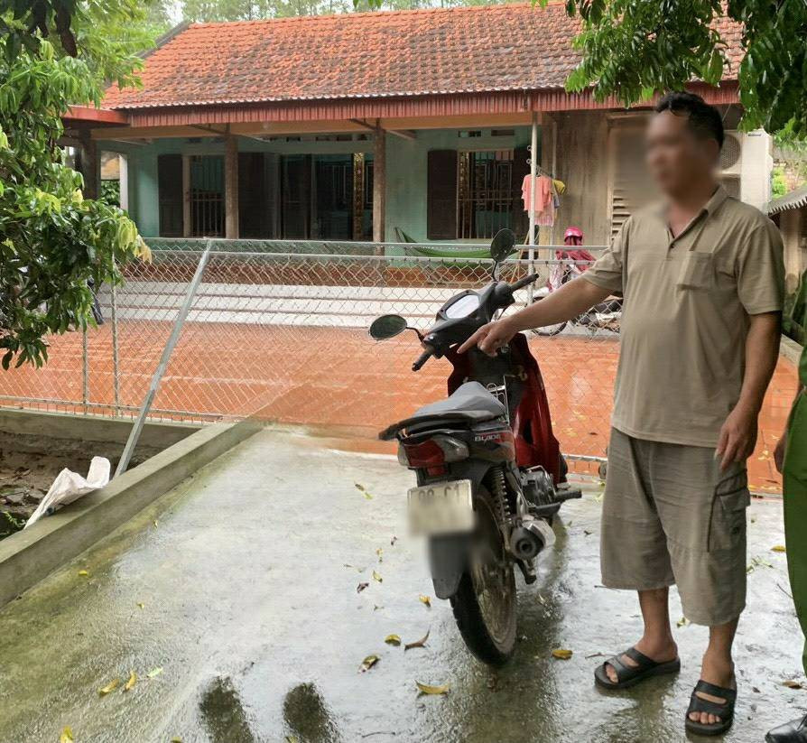 Bị chửi bới, chủ nợ bắn con nợ nhập viện-1