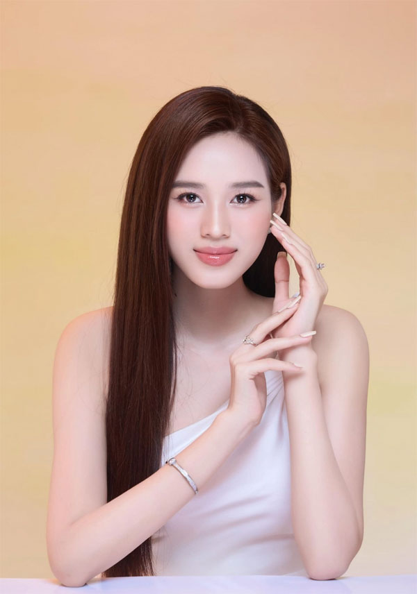 Hoa hậu Đỗ Thị Hà phản hồi tin đồn chuẩn bị kết hôn với người cùng quê-2
