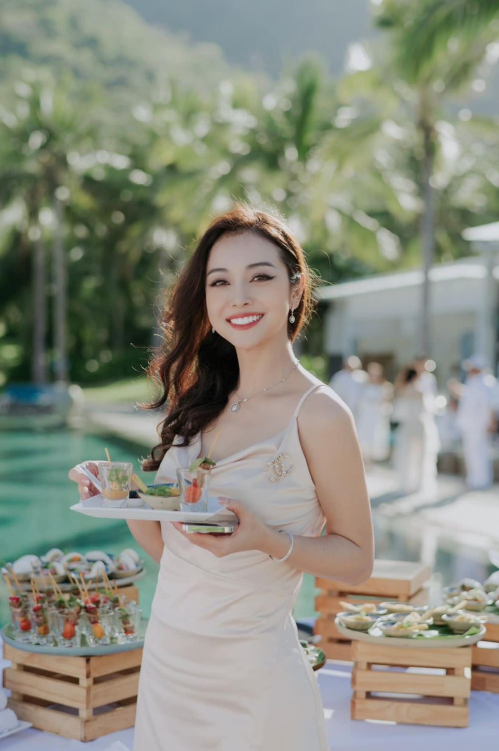 Hoa hậu đông con bậc nhất showbiz Việt: U40 nhan sắc vẫn khiến chồng đại gia say đắm, muốn sinh thật nhiều con-4