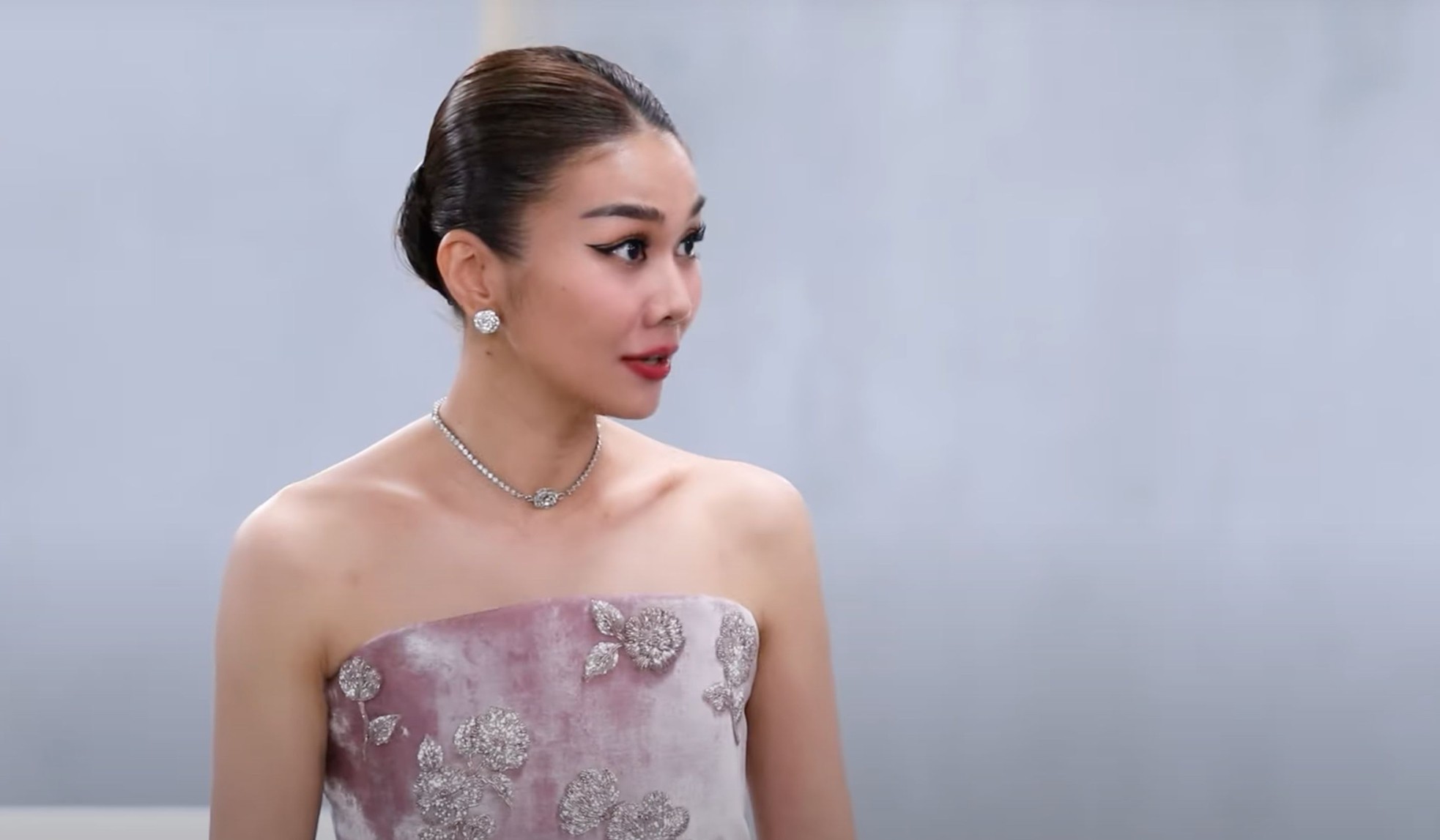 Hồ Ngọc Hà và Thanh Hằng đáp trả hội đồng Hương Giang-1