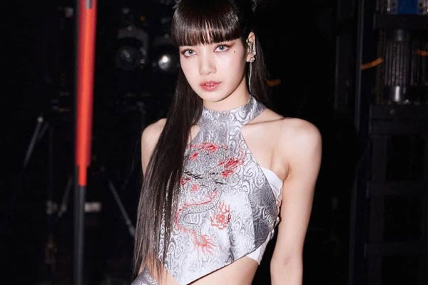 Nhân danh nữ quyền để phản đối Lisa: Đừng tự cho mình quyền quyết định cuộc đời idol!-9