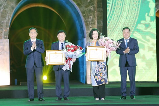 Trao Giải báo chí về phát triển văn hóa và xây dựng người Hà Nội thanh lịch, văn minh, lần thứ VI - năm 2023