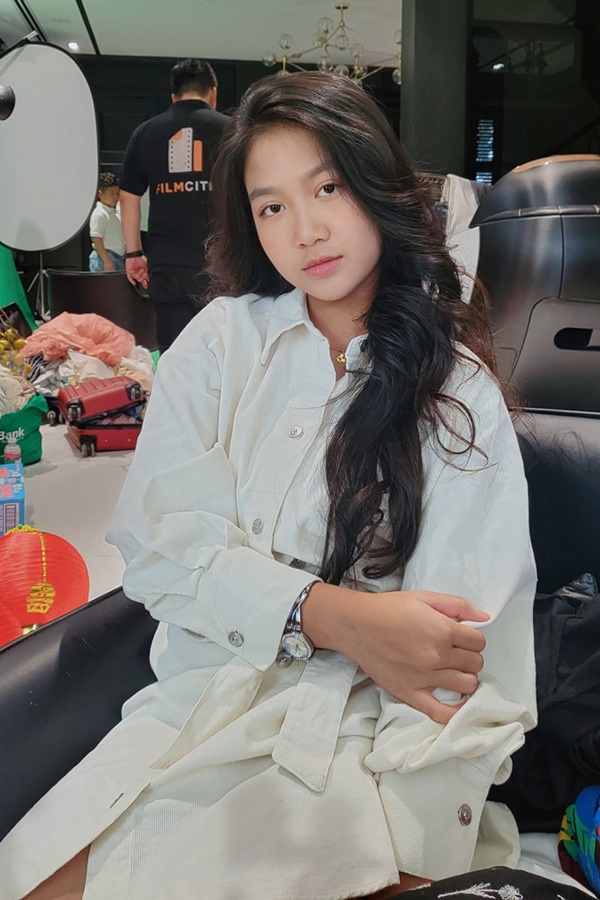 Con gái Mạnh Trường 15 tuổi đã cao vượt mẹ, bố tiết lộ 1 sở thích giúp tăng chiều cao tốt-2