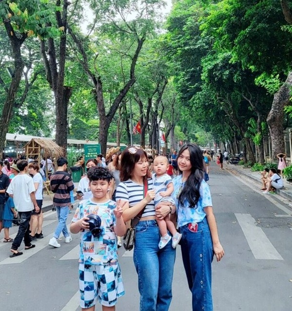 Con gái Mạnh Trường 15 tuổi đã cao vượt mẹ, bố tiết lộ 1 sở thích giúp tăng chiều cao tốt-3