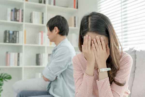 Thấy tôi lấy được chồng khá giả, mẹ muốn anh phải chu cấp cho con riêng của bà du học-2