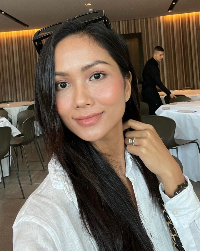 Vườn rau xanh mướt ở quê nhà của HHen Niê: Bắp cải, cà chua, đậu đũa... chen chúc, cứ bước ra là có đồ ăn-1