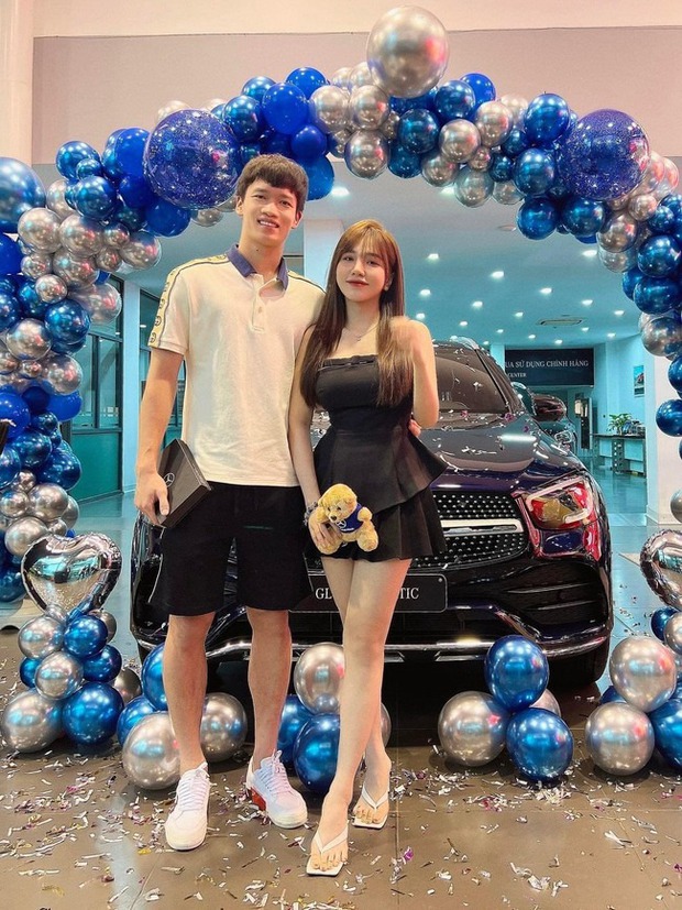 Cầu thủ nổi tiếng và bạn gái xinh đẹp gương vỡ lại lành”, lộ hint từ chiếc xe 3 tỷ của đàng trai?-5