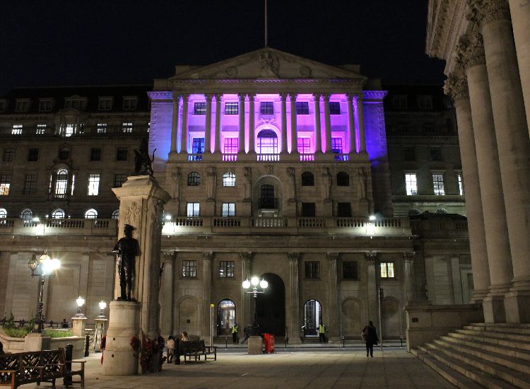 Một công nhân đường ống đã giúp Ngân hàng Anh tránh khỏi việc mất trộm hàng tấn vàng vào năm 1836-4