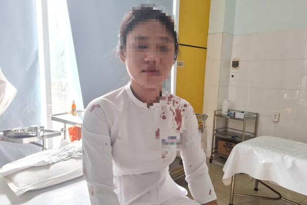 Diễn biến mới vụ nữ sinh đánh bạn đổ máu-2