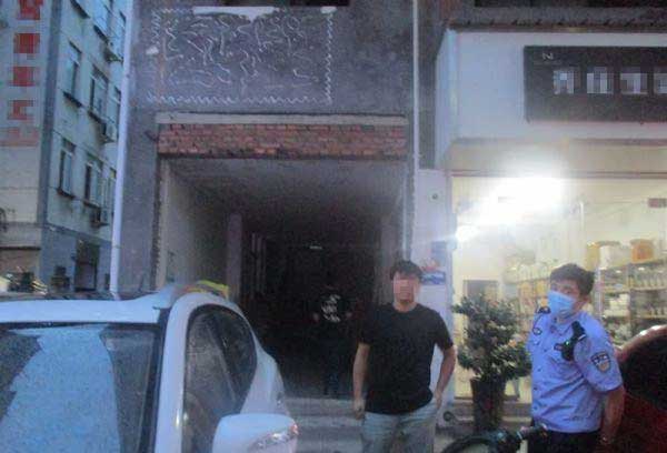 Cô gái hoảng hồn phát hiện người đàn ông lạ mặt trong nhà, hỏi ra mới biết chính cô đã bất cẩn tạo cơ hội cho hắn-3