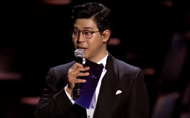 Bị chê bai cách dẫn kém duyên tại Miss Universe Vietnam 2023, nam MC lên tiếng xin lỗi-1