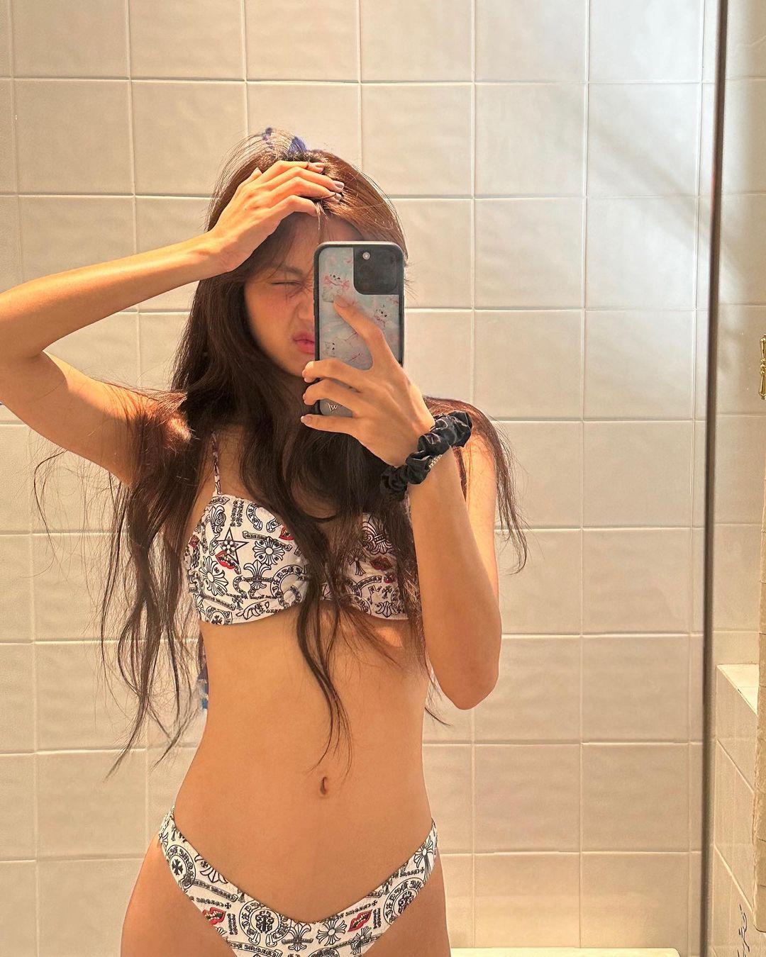 Mẹ ruột Lisa: Cưới siêu đầu bếp, khiến con gái rén khi hở bạo nhưng vẫn bảo vệ con mặc tranh cãi show thoát y-7