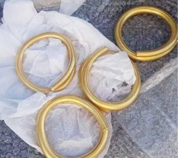 Đào cống vô tình tìm thấy kho báu, nửa năm sau đổi đời thành đại gia-1