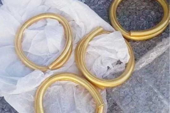 Đào cống vô tình tìm thấy kho báu, nửa năm sau đổi đời thành đại gia