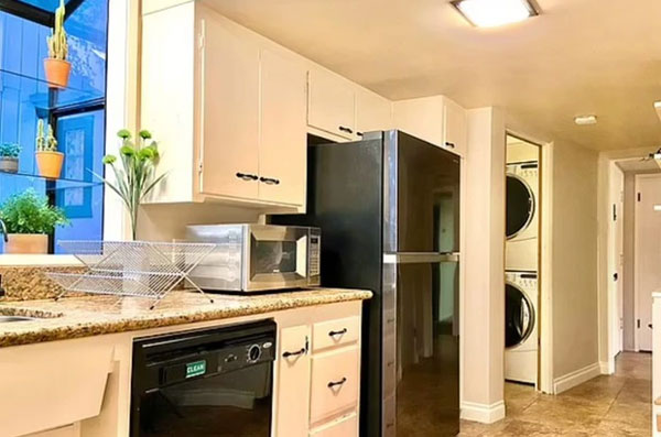 Sự thật sau những nhà quan tài siêu bé cho thuê giá cắt cổ 22 triệu VNĐ/tháng-5