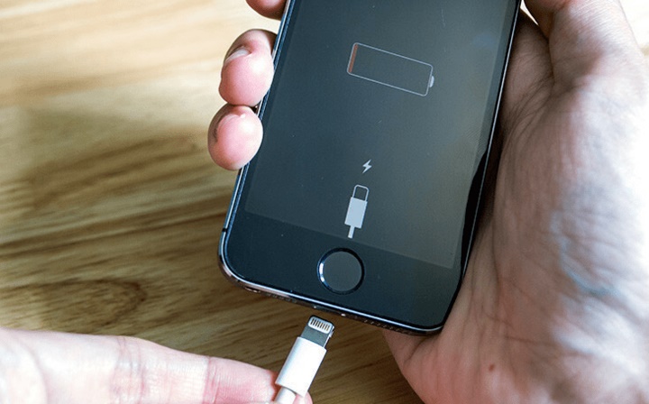 Điện thoại sạc chưa đầy đã rút có hại pin?-1