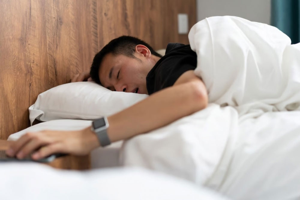 Nhân dịp sinh nhật con trai riêng, chồng tôi ngủ lại nhà vợ cũ-1