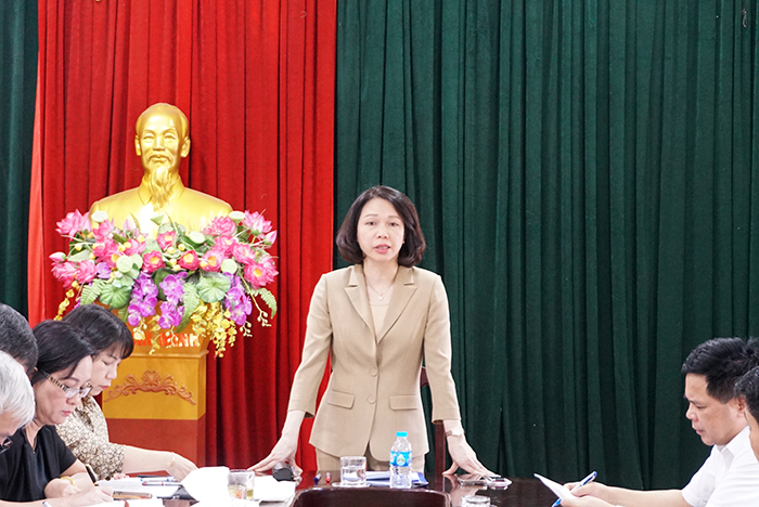 Đi từng ngõ - gõ từng nhà để đảm bảo không có các vật dụng chứa nguồn lây bệnh sốt xuất huyết-2