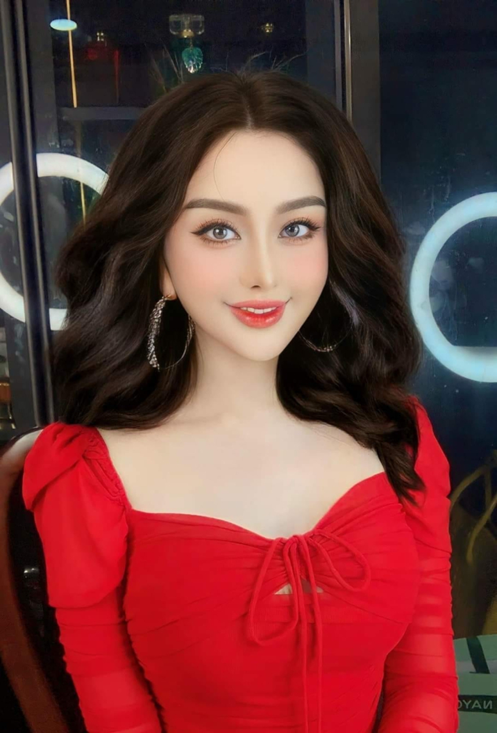 Lâm Khánh Chi hậu dao kéo”: Chỉnh app quá đà khiến netizen không nhận ra?-2