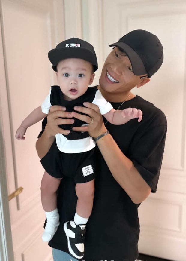 Con trai Bùi Tiến Dũng 9 tháng tuổi đã được rèn làm thủ môn-3