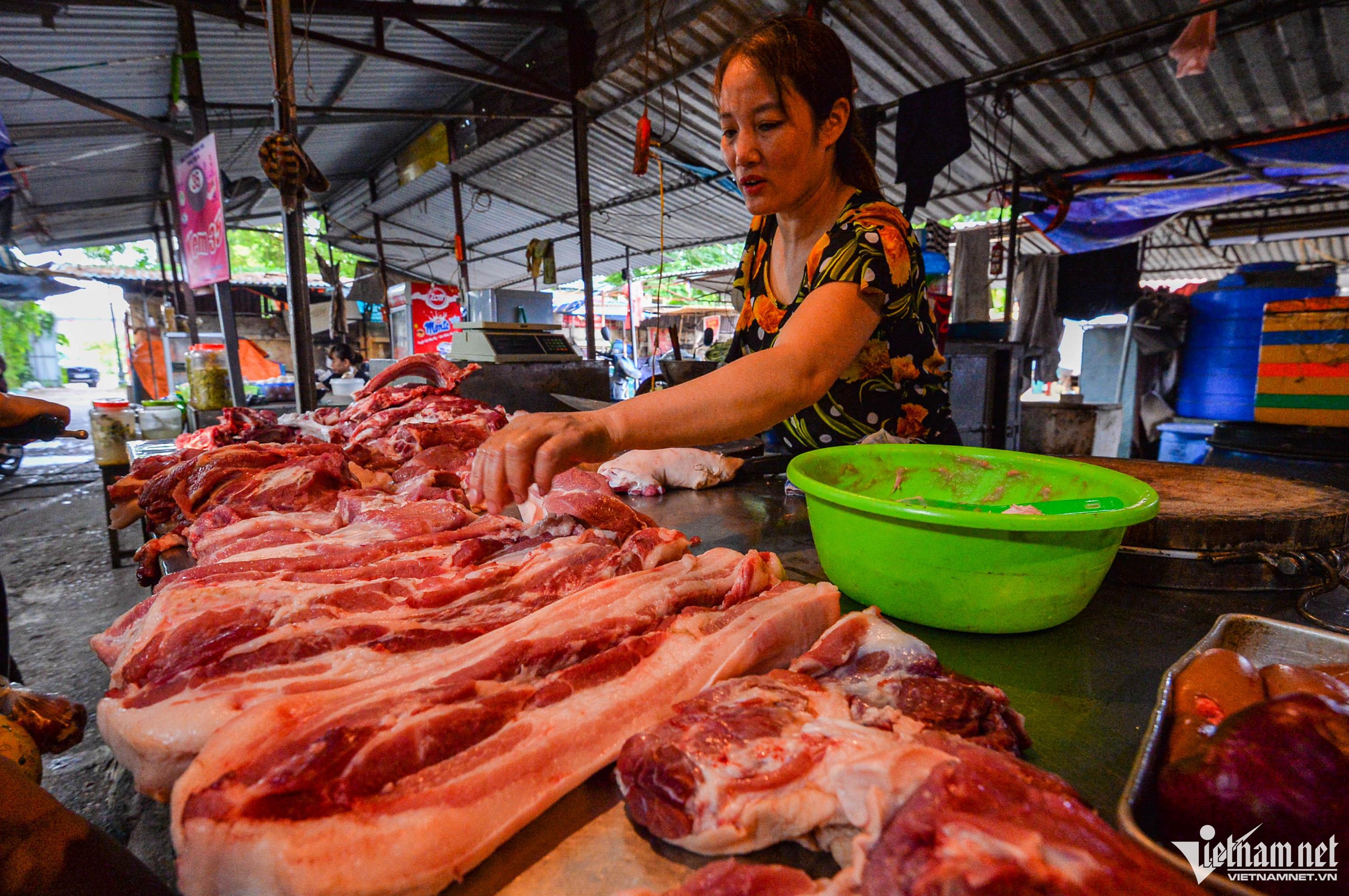Giá thịt lợn hơi lại ‘chạm đáy’, người chăn nuôi thua lỗ-2