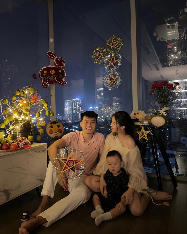 Bên trong căn hộ cao cấp của vợ chồng Thành Chung: Phòng khách tường kính view khủng ngắm trọn Hà Nội-8