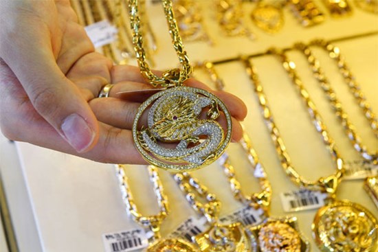 Giá vàng hôm nay 5/10/2023: Vàng tăng chậm lại