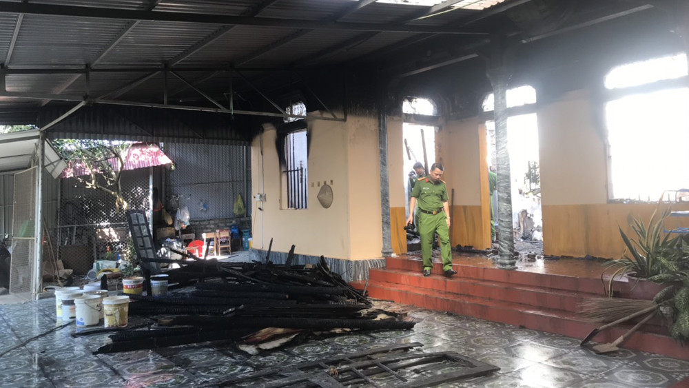 Hai vợ chồng tử vong trong căn nhà bốc cháy ở Bắc Giang-1